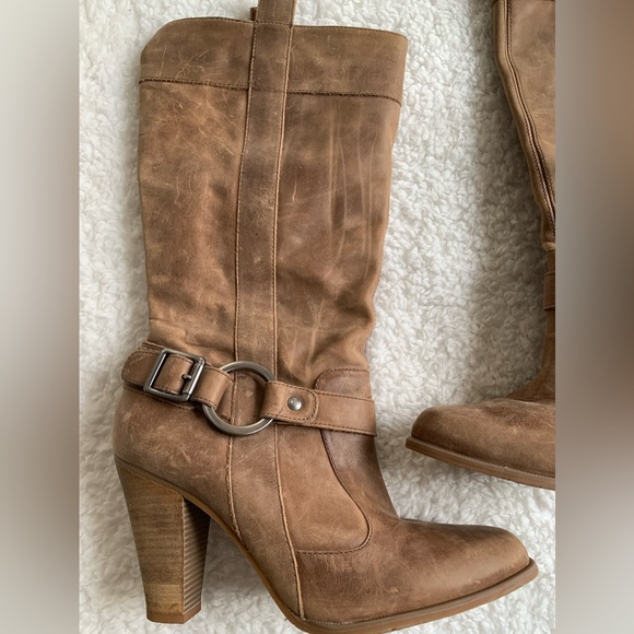 Gianni Bini Brown distressed leather boots - Picture 3 of 6